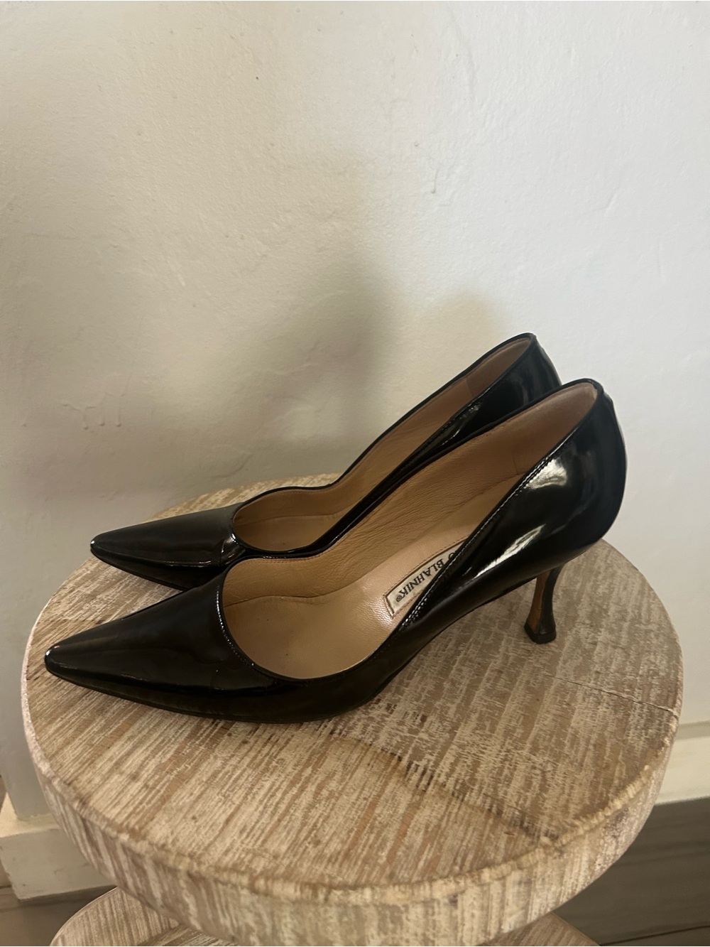 Manolo Blahnik Black Patent Leather Pointed Toe Pumps Heels - Sz. 5.5
